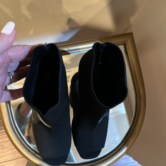 Peep toe bootie - Picture 6 of 6